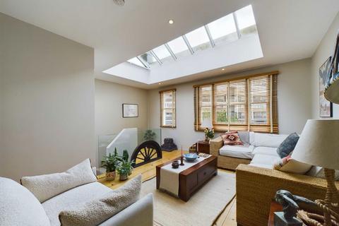 2 bedroom house for sale, Winchester Street, London SW1V