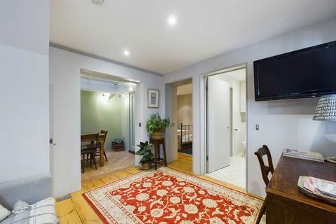 2 bedroom house for sale, Winchester Street, London SW1V