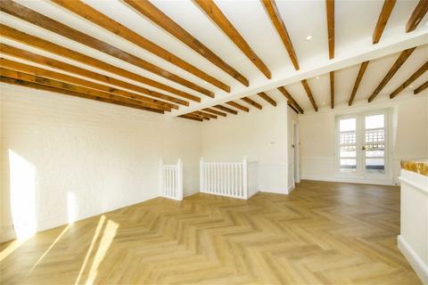 3 bedroom maisonette for sale, St. Georges Square, London SW1V