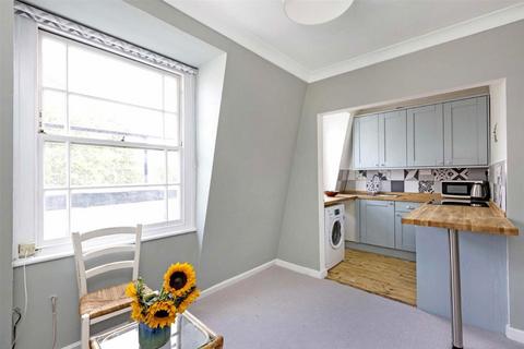 2 bedroom flat to rent, St. Georges Square, London SW1V