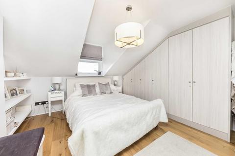 1 bedroom flat for sale, Stanley Road, Teddington TW11