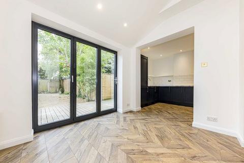 2 bedroom flat for sale, Kingston Road, Teddington TW11