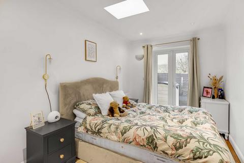 29b Munster Road, Teddington, TW11 9LR