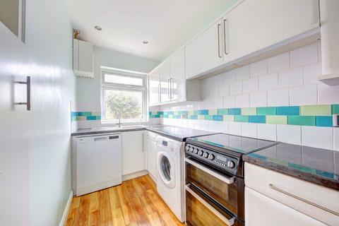 2 bedroom flat for sale, Amesbury Road, Feltham TW13