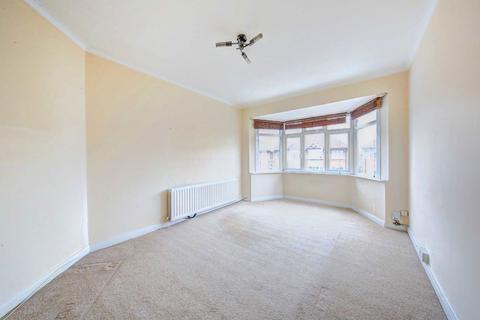 2 bedroom flat for sale, Amesbury Road, Feltham TW13