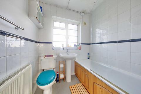 2 bedroom flat for sale, Churchview Road, Twickenham TW2