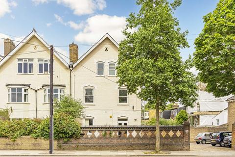 1 bedroom flat for sale, Waldegrave Road, Teddington TW11