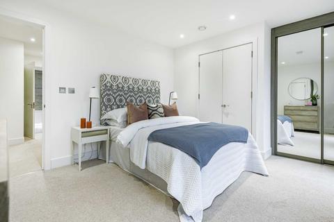 3 Noel Square, Teddington, TW11 8JA