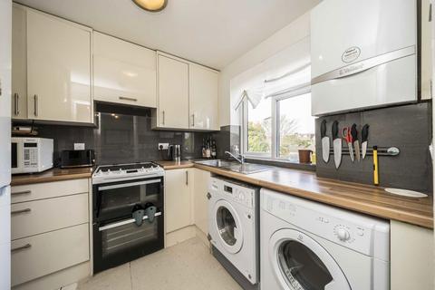 2 bedroom flat for sale, Munster Road, Teddington TW11