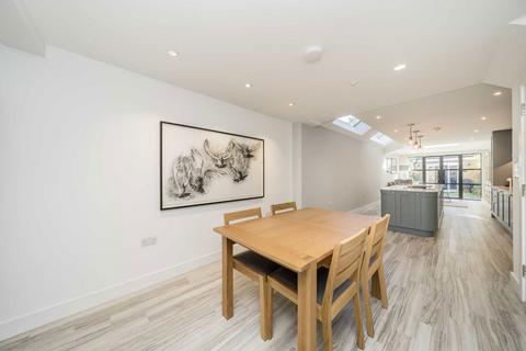 3 bedroom house for sale, Railway Road, Teddington TW11