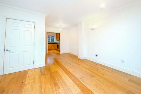 4 bedroom terraced house to rent, Brooklands Place, Hampton TW12