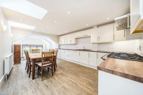 4 bedroom house to rent, Munster Road, Teddington TW11