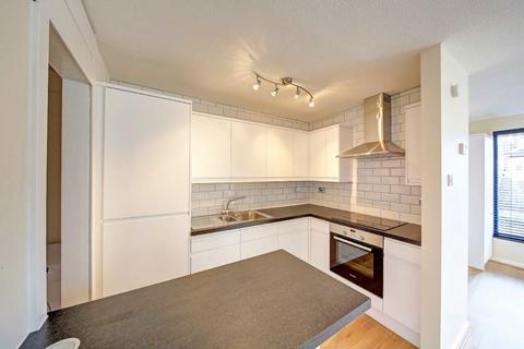 1 bedroom flat to rent, Strawberry Vale, Strawberry Hill TW1