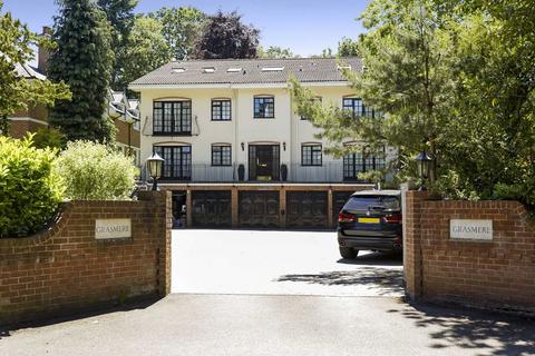 2 bedroom flat for sale, Gower Road, Weybridge KT13