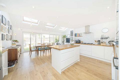 4 bedroom house for sale, Pyrcroft Lane, Weybridge KT13