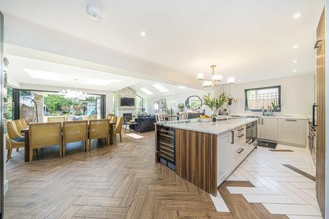 4 bedroom house for sale, Woodside Avenue, Walton-On-Thames KT12