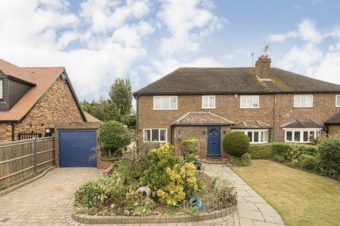 4 bedroom house for sale, Walton Lane, Shepperton TW17