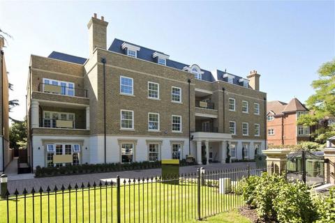 3 bedroom flat for sale, Queens Road, Weybridge KT13