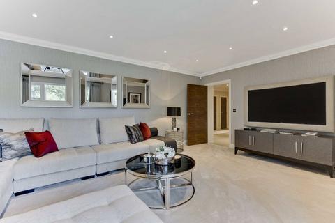 3 bedroom flat for sale, Queens Road, Weybridge KT13