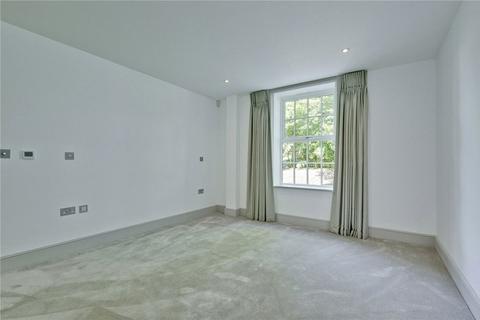 2 bedroom flat for sale, Ridgewood, Weybridge KT13