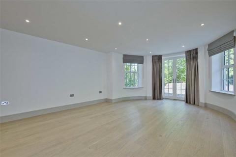 2 bedroom flat to rent, Ridgewood, Weybridge KT13