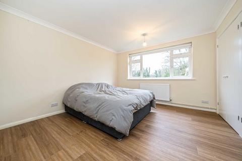 2 bedroom flat for sale, Pine Grove, Weybridge KT13