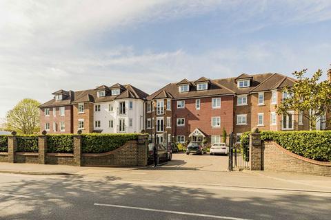 3 bedroom flat to rent, Oatlands Chase, Weybridge KT13