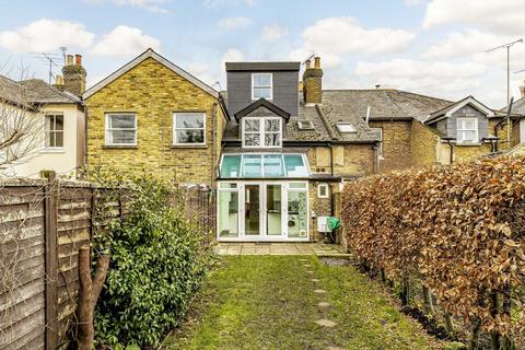 12 Springfield Lane, Weybridge, KT13 8AW
