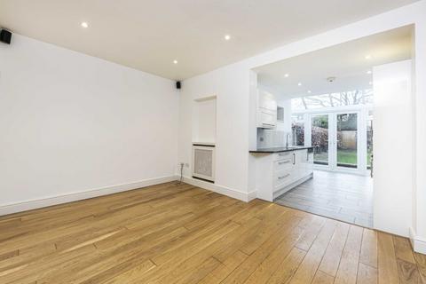 12 Springfield Lane, Weybridge, KT13 8AW