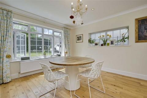 4 bedroom detached house to rent, The Ridings, Cobham KT11