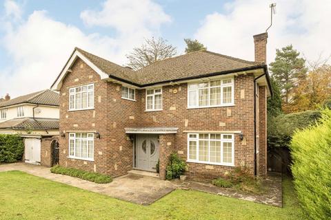 4 bedroom detached house to rent, The Ridings, Cobham KT11