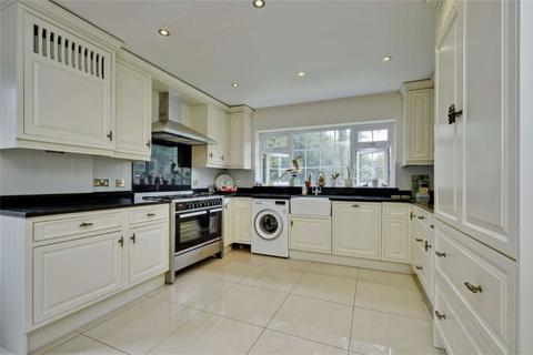 4 bedroom detached house to rent, The Ridings, Cobham KT11