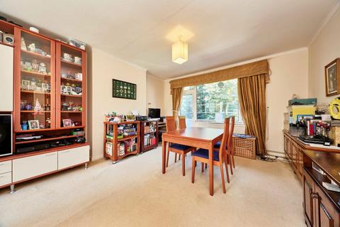 3 bedroom flat to rent, Wimbledon Park Side, Wimbledon