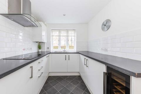 2 bedroom flat to rent, Ridgway, Wimbledon