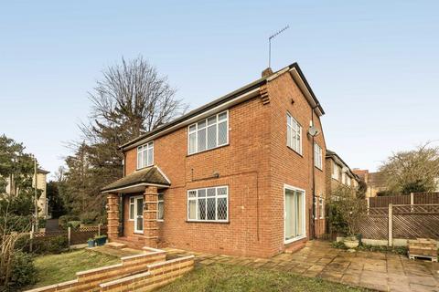 4 bedroom house to rent, Hampton Close, Wimbledon