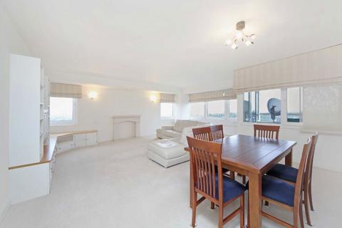 2 bedroom flat to rent, Somerset Road, Wimbledon