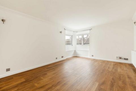 2 bedroom flat to rent, The Broadway, Wimbledon