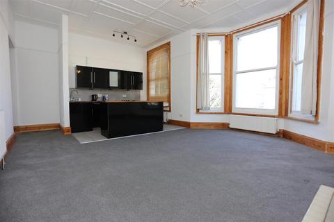 2 bedroom flat to rent, Westbourne Villas, Hove