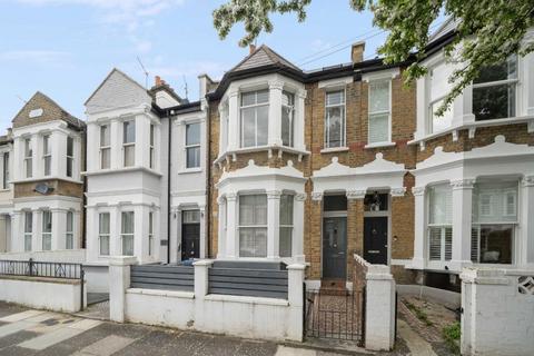 4 bedroom flat for sale, Leythe Road, London W3