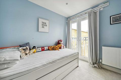 33b Leythe Road, London, W3 8AW