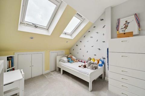 33b Leythe Road, London, W3 8AW
