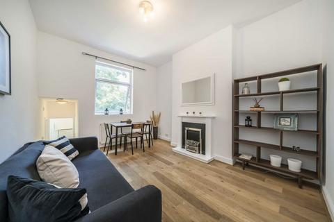 2 bedroom flat for sale, Essex Road, London W3