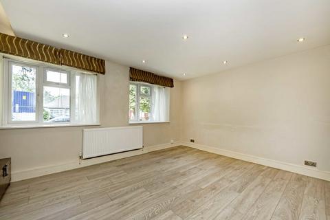 2 bedroom flat for sale, Rosemont Road, London W3