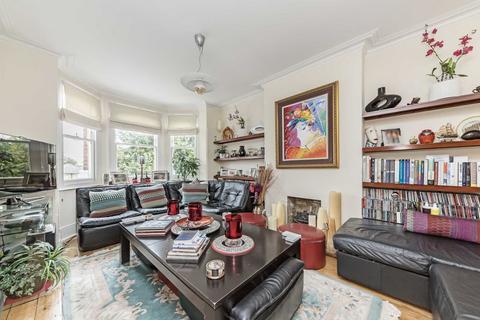 3 bedroom flat for sale, Twyford Avenue, London W3