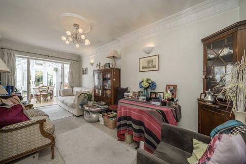 2 bedroom flat for sale, Inglis Road, London W5