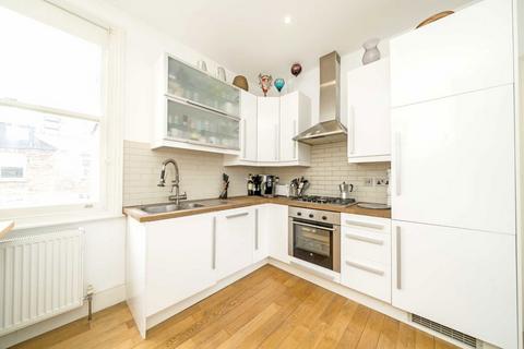 3 bedroom flat for sale, Newton Avenue, London W3