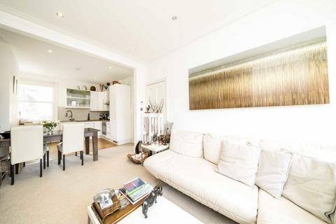 3 bedroom flat for sale, Newton Avenue, London W3