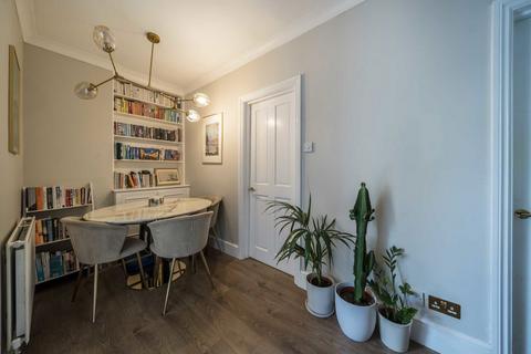 2 bedroom flat for sale, Winchester Street, London W3