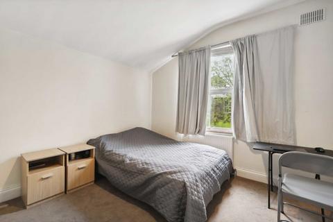 44 Birkbeck Avenue, London, W3 6HX