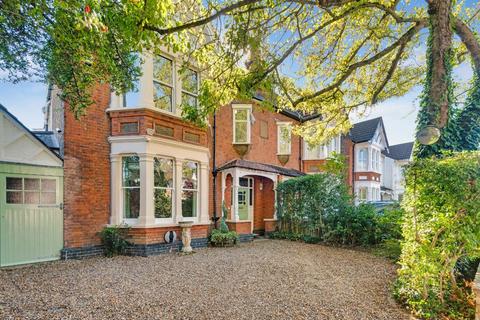 6 bedroom semi-detached house for sale, Lynton Road, London W3